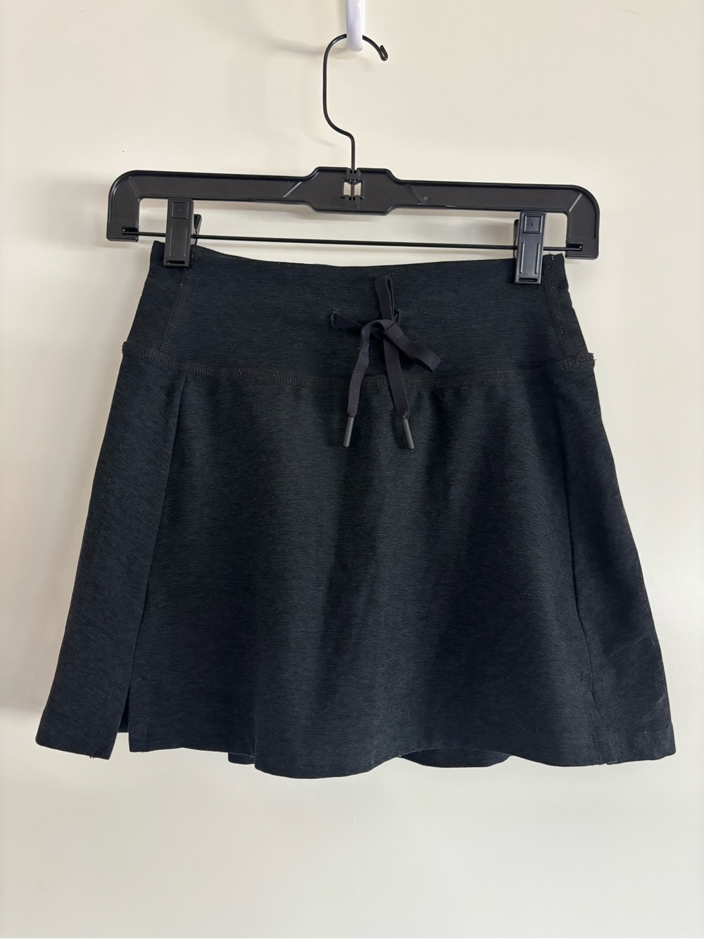 Beyond Yoga Spacedye Go Pocket Skort XS in Darkest Night (Black)